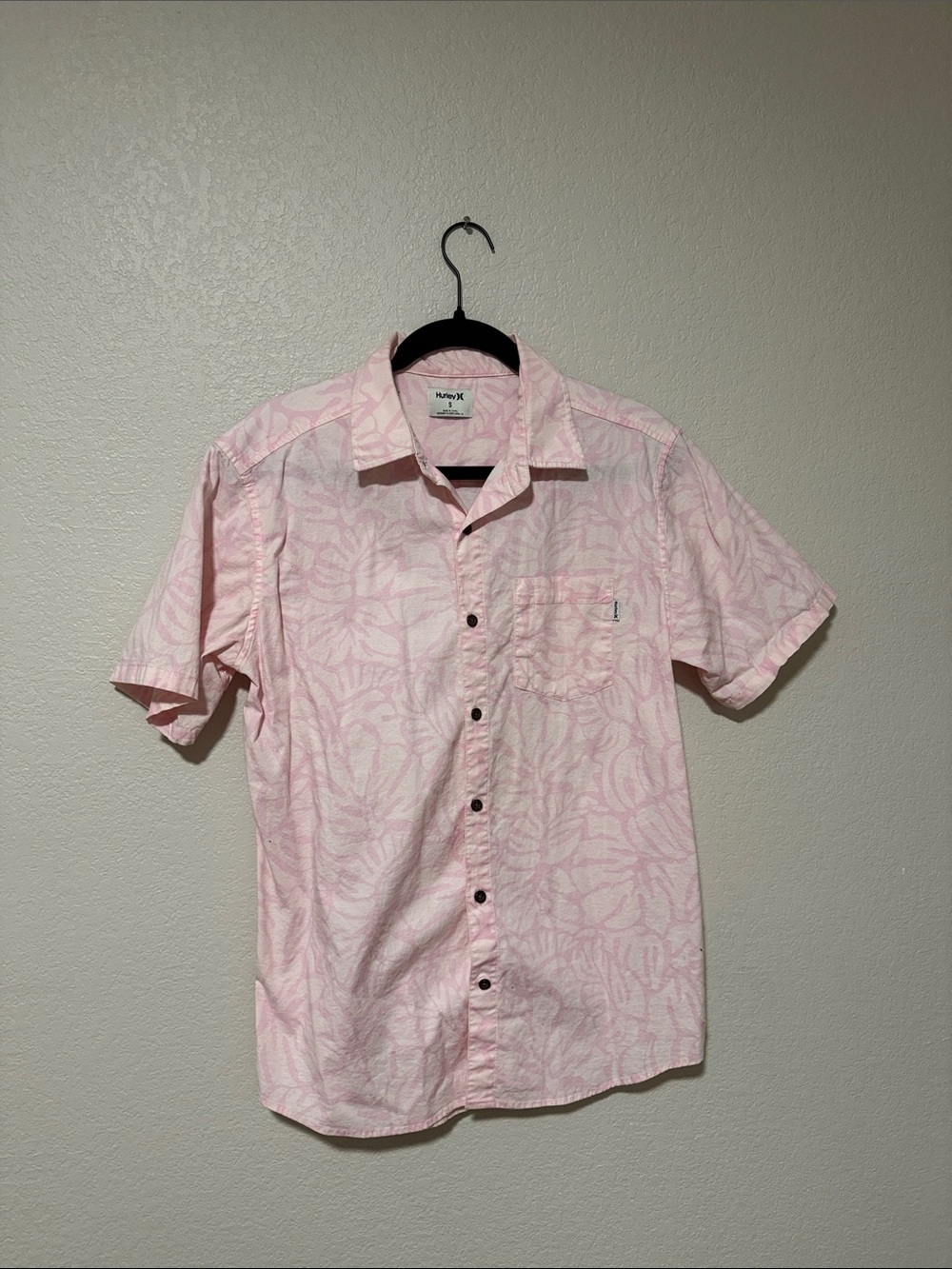 Hurley Light Pink Short Sleeve Button Down Shirt - Picture 1 of 4